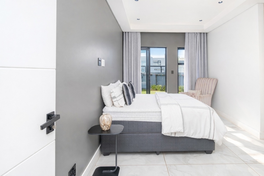 6 Bedroom Property for Sale in The Islands Estates North West
